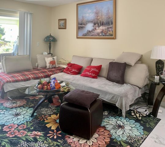 230 NE 26th Avenue 318, Boynton Beach, FL 33435