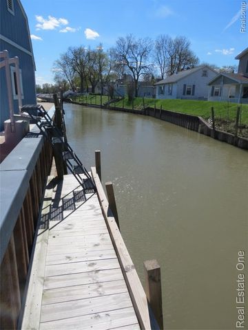 4583 Allen Cove Road, Luna Pier, MI 48157