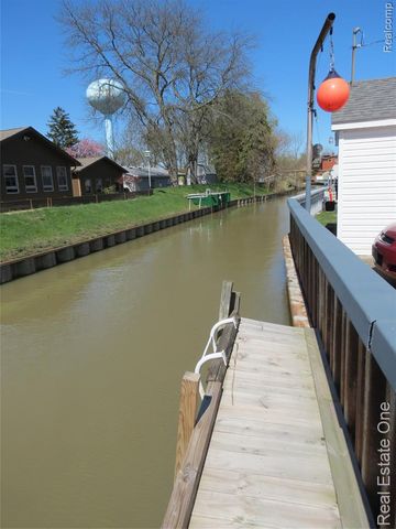 4583 Allen Cove Road, Luna Pier, MI 48157