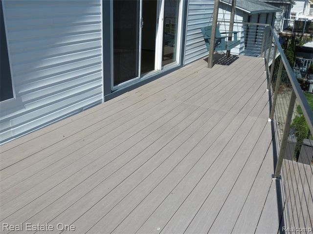 4583 Allen Cove Road, Luna Pier, MI 48157