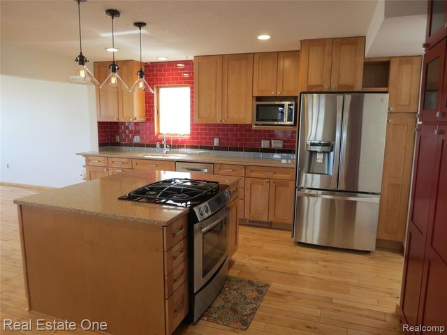4583 Allen Cove Road, Luna Pier, MI 48157