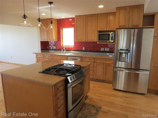 4583 Allen Cove Road, Luna Pier, MI 48157