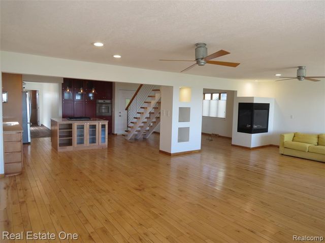 4583 Allen Cove Road, Luna Pier, MI 48157