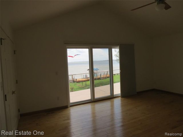4583 Allen Cove Road, Luna Pier, MI 48157