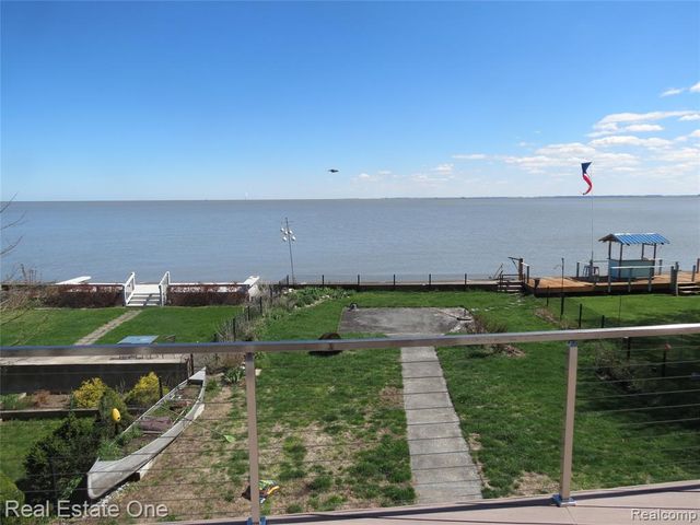 4583 Allen Cove Road, Luna Pier, MI 48157