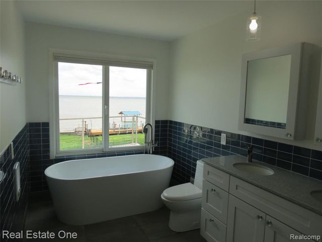 4583 Allen Cove Road, Luna Pier, MI 48157