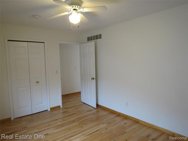 4583 Allen Cove Road, Luna Pier, MI 48157