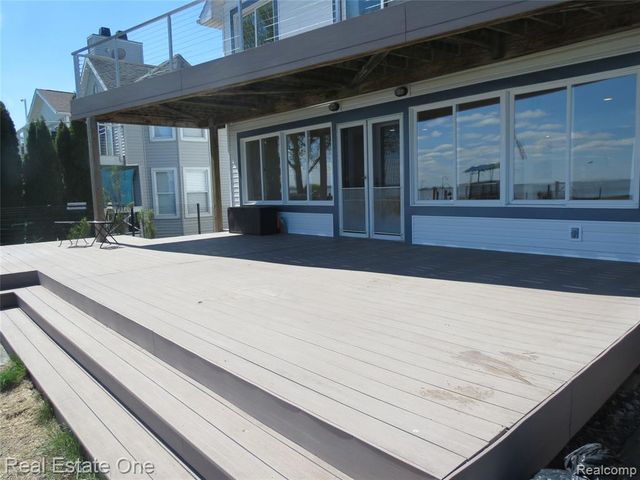4583 Allen Cove Road, Luna Pier, MI 48157