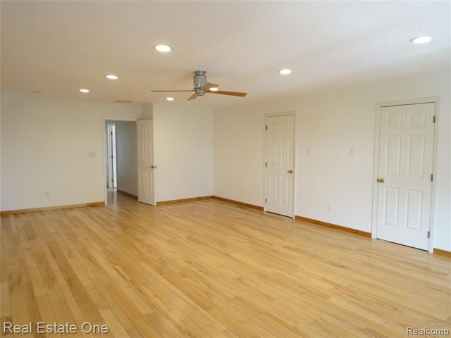 4583 Allen Cove Road, Luna Pier, MI 48157