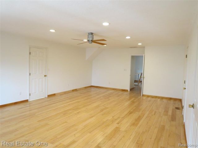 4583 Allen Cove Road, Luna Pier, MI 48157