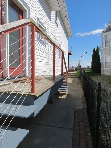4583 Allen Cove Road, Luna Pier, MI 48157