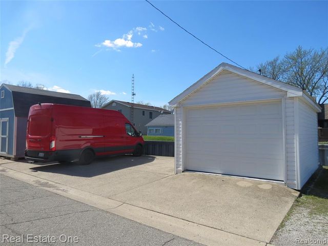 4583 Allen Cove Road, Luna Pier, MI 48157