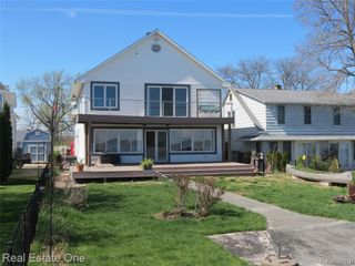 4583 Allen Cove Road, Luna Pier, MI 48157