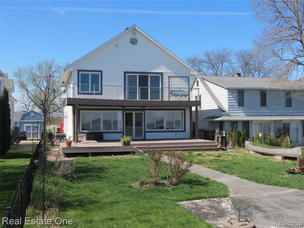 4583 Allen Cove Road, Luna Pier, MI 48157