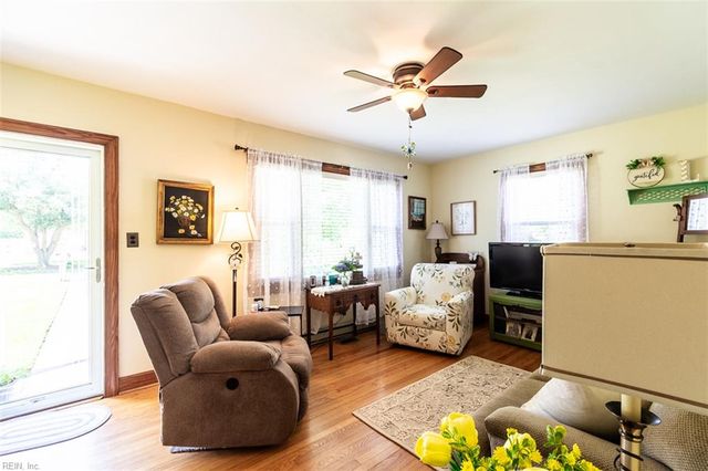 2312 Ferndale RD, Chesapeake, VA 23323