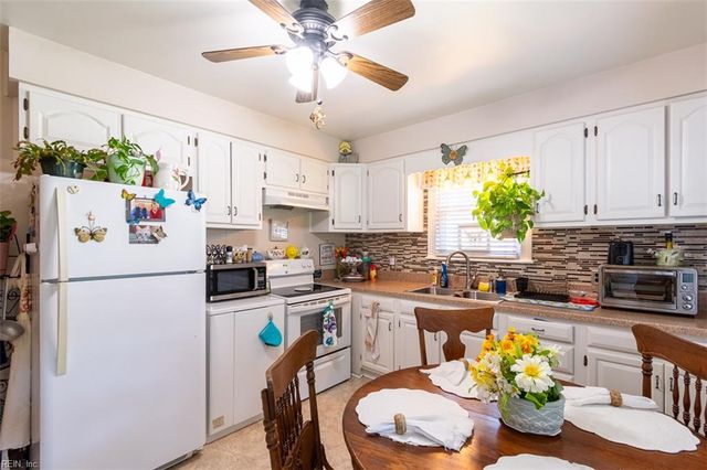 2312 Ferndale RD, Chesapeake, VA 23323