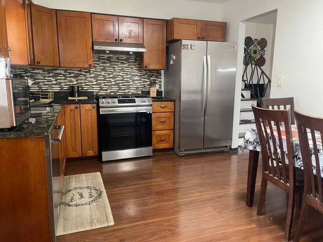 852 Tonne Road, Elk Grove Village, IL 60007