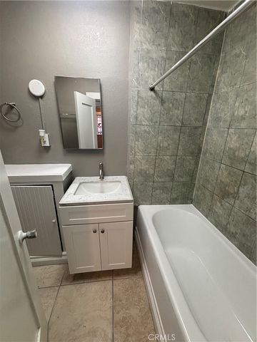 535 West 54th Street, Los Angeles, CA 90037