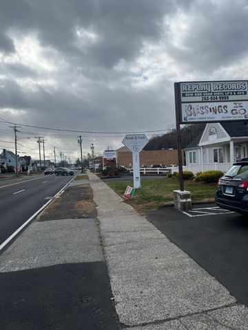 2586 Whitney Avenue, Hamden, CT 06518