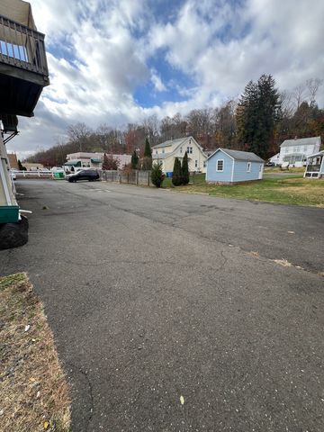 2586 Whitney Avenue, Hamden, CT 06518