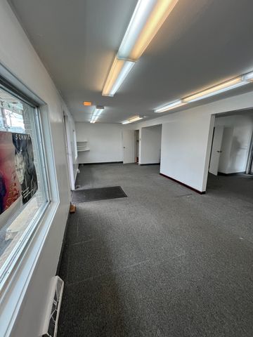 2586 Whitney Avenue, Hamden, CT 06518