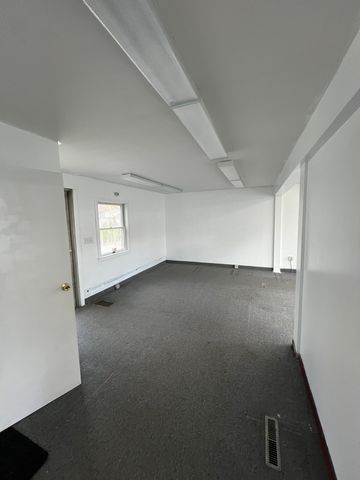 2586 Whitney Avenue, Hamden, CT 06518