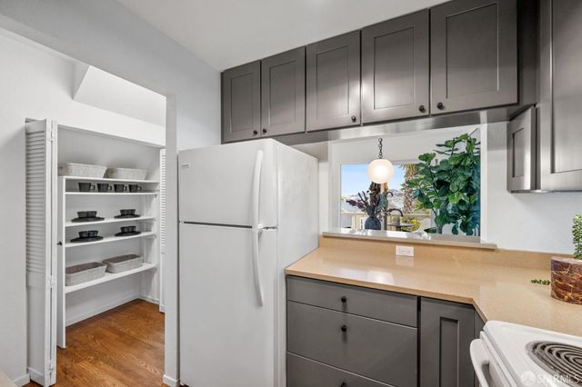 11 Littlefield Terrace, San Francisco, CA 94107