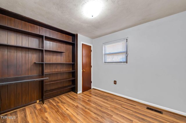 520 Kallen Drive, Kingsport, TN 37660