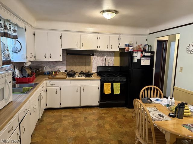 23478 Hillcroft Drive, Warrensville Heights, OH 44128