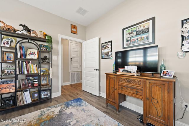 114 Everly Circle, Ocean Springs, MS 39564