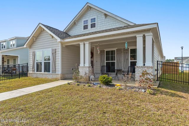 114 Everly Circle, Ocean Springs, MS 39564
