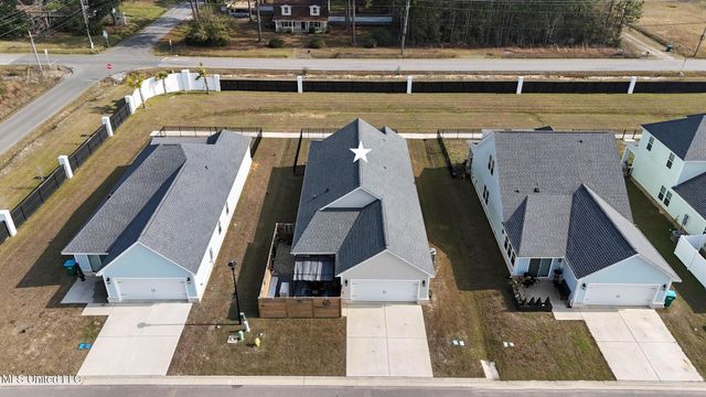 114 Everly Circle, Ocean Springs, MS 39564