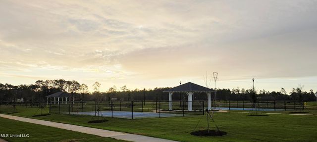 114 Everly Circle, Ocean Springs, MS 39564