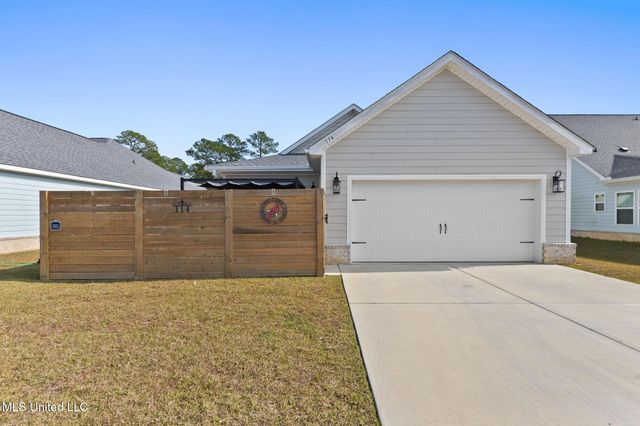 114 Everly Circle, Ocean Springs, MS 39564