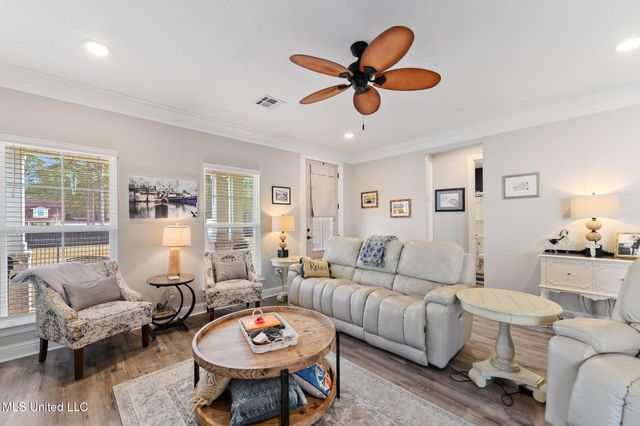 114 Everly Circle, Ocean Springs, MS 39564