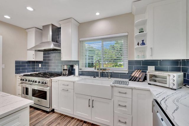 1220 N Swinton Avenue, Delray Beach, FL 33444