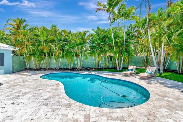 1220 N Swinton Avenue, Delray Beach, FL 33444