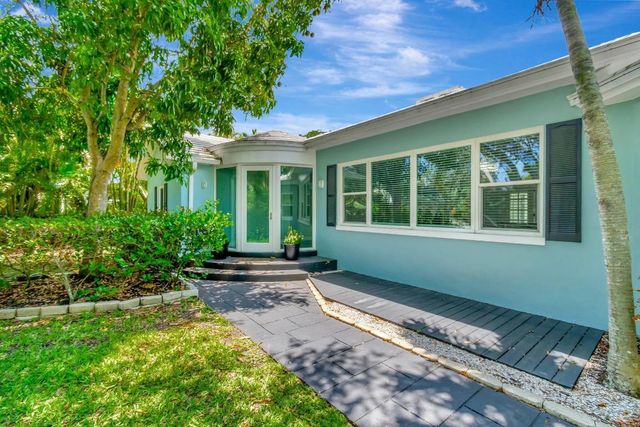 1220 N Swinton Avenue, Delray Beach, FL 33444