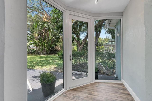 1220 N Swinton Avenue, Delray Beach, FL 33444