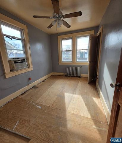 33 Harcourt Avenue, Bergenfield, NJ 07621