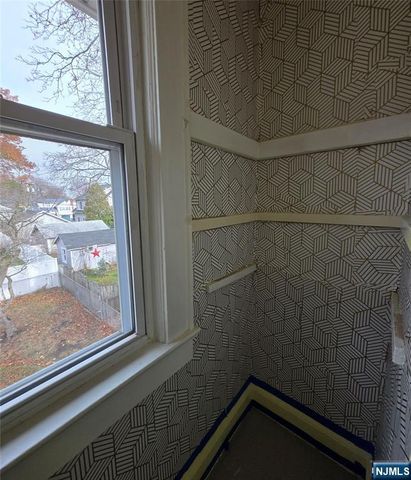 33 Harcourt Avenue, Bergenfield, NJ 07621