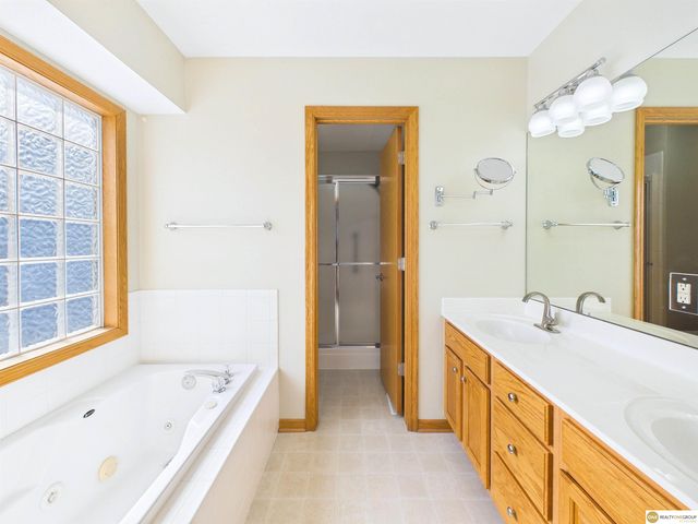 16910 Seward Street, Omaha, NE 68118