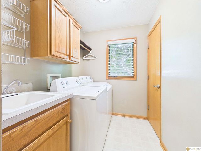 16910 Seward Street, Omaha, NE 68118