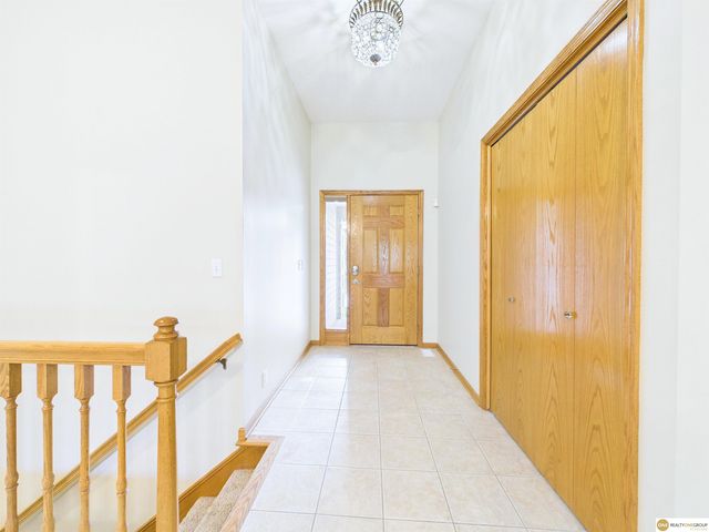 16910 Seward Street, Omaha, NE 68118