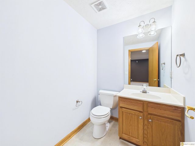 16910 Seward Street, Omaha, NE 68118
