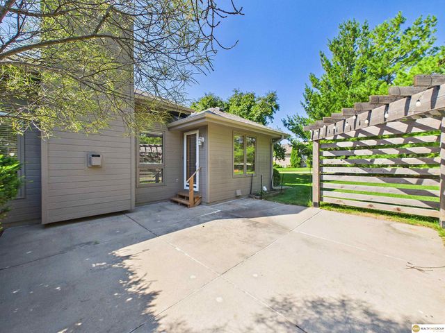 16910 Seward Street, Omaha, NE 68118