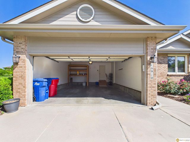 16910 Seward Street, Omaha, NE 68118