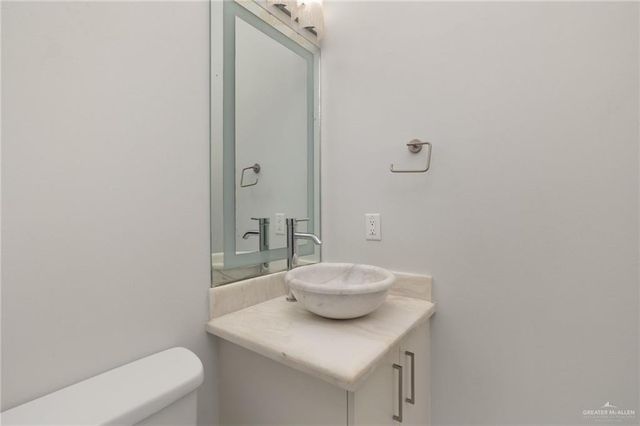 2105 S 6th Street, Mcallen, TX 78501