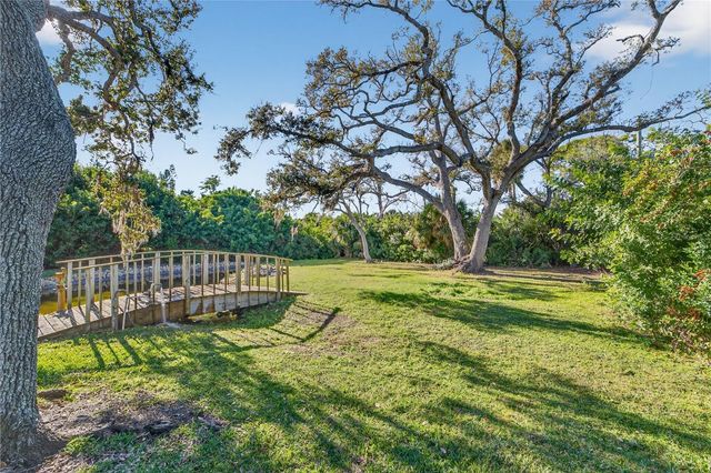 925 GULL ROAD, Venice, FL 34293