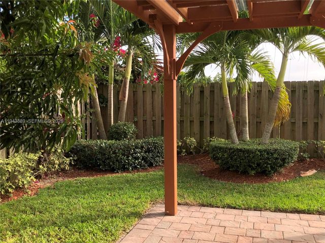 9132 SW 227th Ln, Cutler Bay, FL 33190